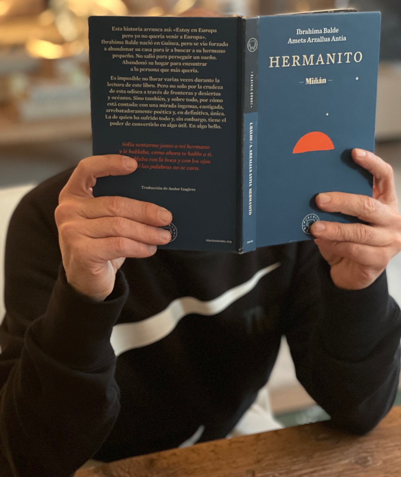 Foto Cuarto Concurso de Reseñas · Hermanito