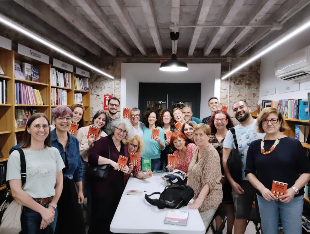 Foto de la primera reunión del Club de Lectura Feminista de Librería Luces.